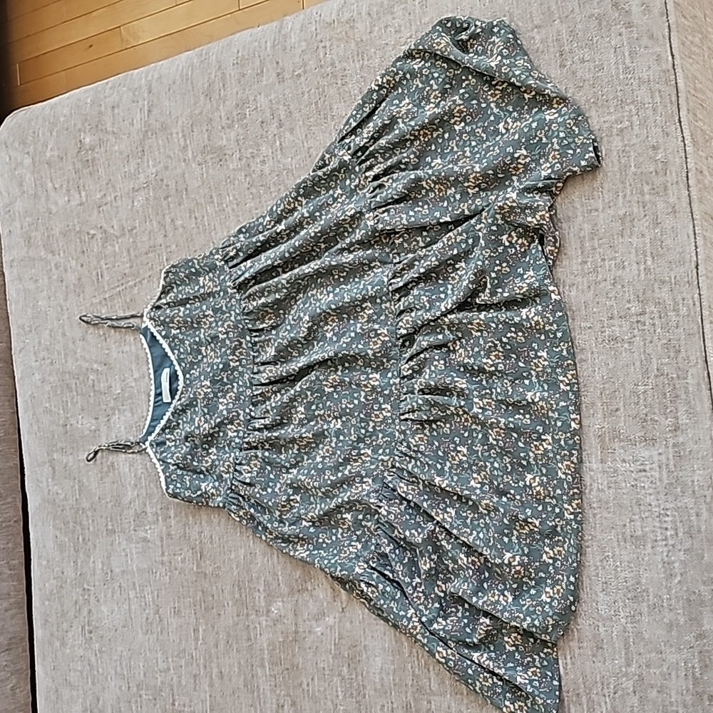 Small gree floral print dress, June and husdon